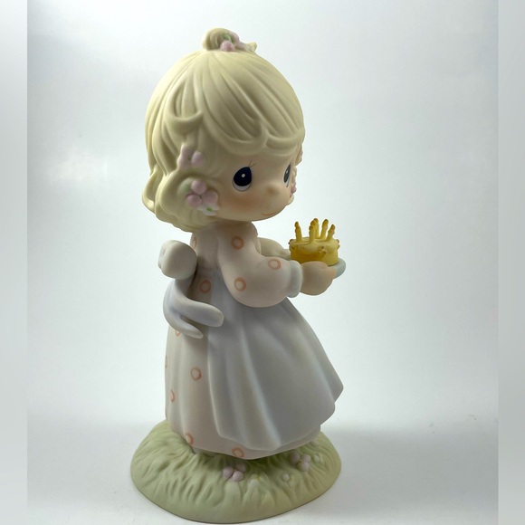 Precious Moments - Picture 4 of 6